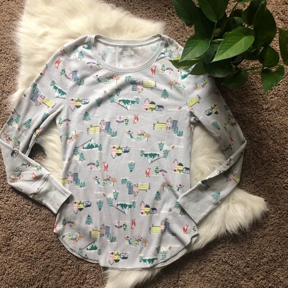 Old Navy Tops - Winter Print Thermal Shirt